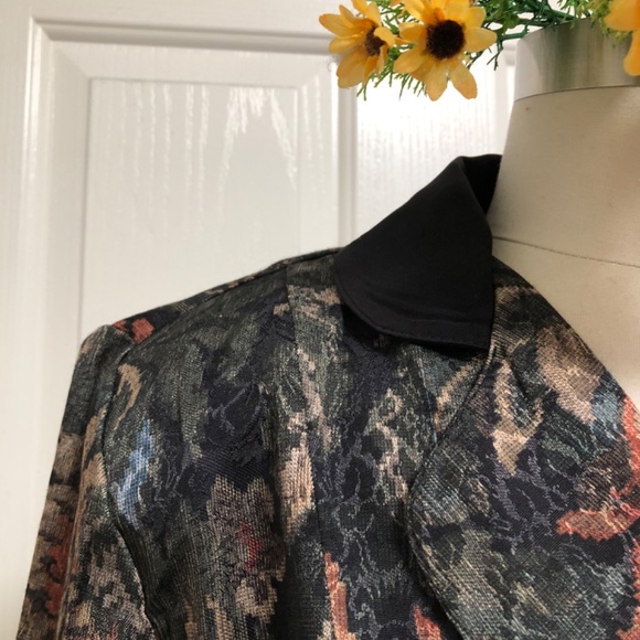 NWOT - Black & Multi Floral Fit & Flare Jacket - Picture 4 of 16